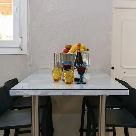 Konstantinos , Luxury Maisonette In Chania Mourniai